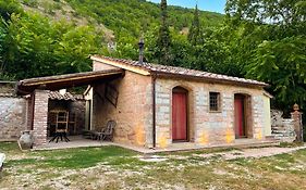 Piccolo Angolo di Paradiso, Sigillo, Montecucco